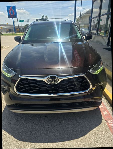 2020 Toyota Highlander Platinum photo 2
