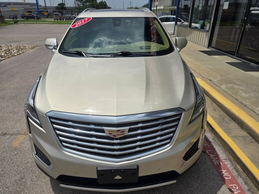 Used 2017 CADILLAC XT5 Platinum SUV