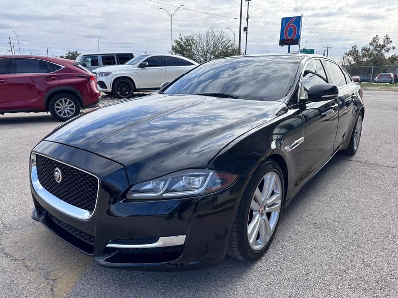 2016 Jaguar XJ XJL Portfolio photo 3