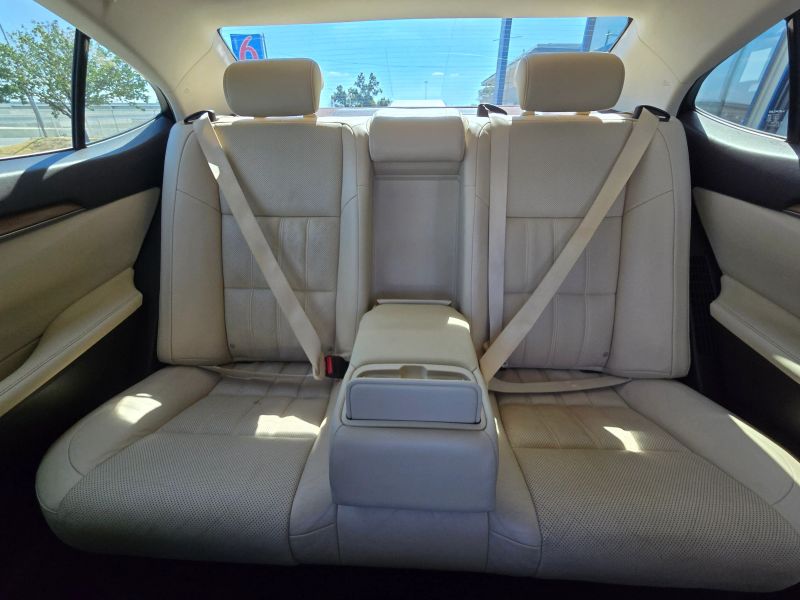 2017 Lexus ES 300h - Photo 28
