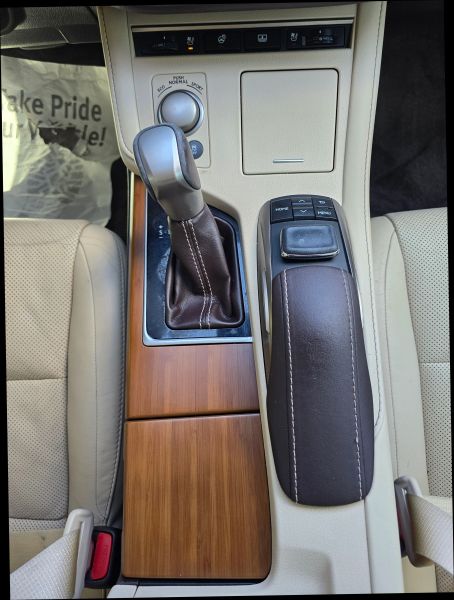 2017 Lexus ES 300h - Photo 36