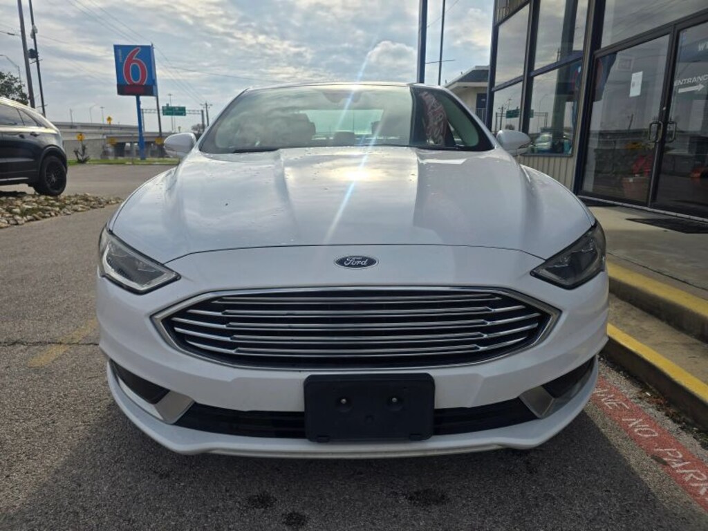 Used 2018 Ford Fusion Hybrid SE Sedan