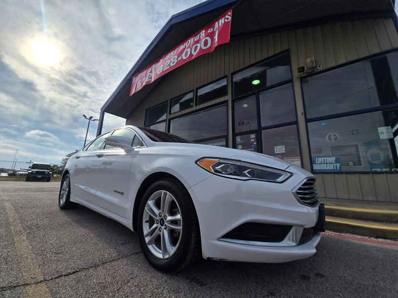 2018 Ford Fusion Hybrid SE's photo