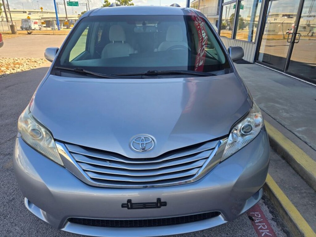 Used 2017 Toyota Sienna