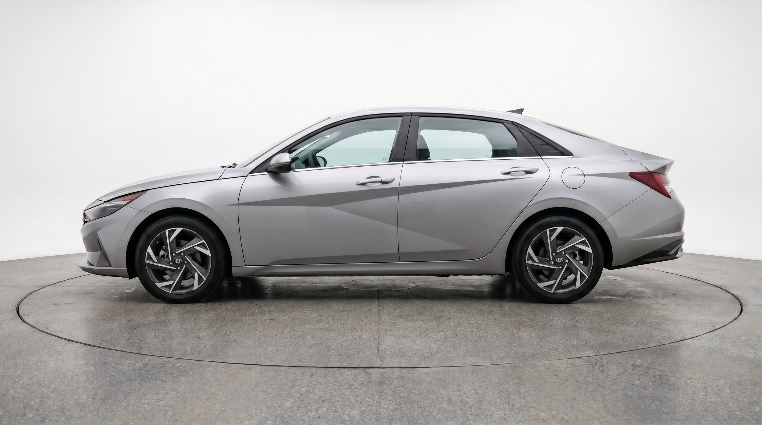Thumbnail: 2025 Hyundai Elantra - 4