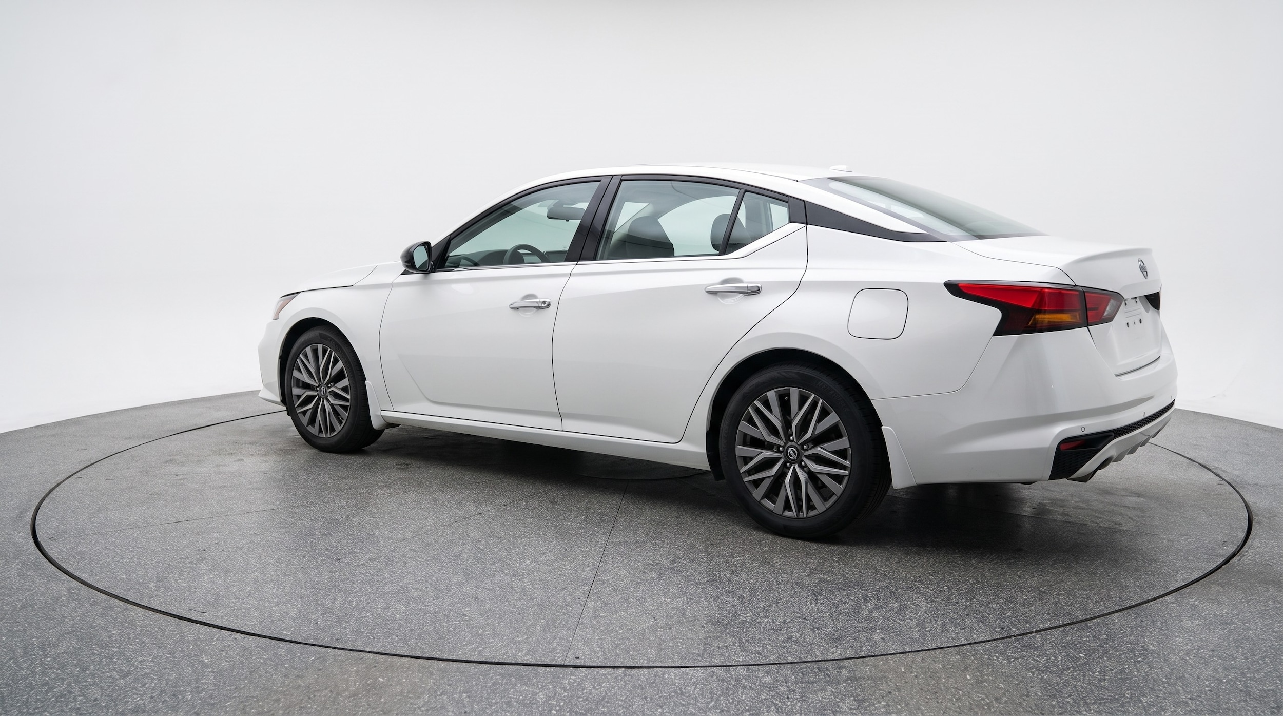 Thumbnail: 2025 Nissan Altima - 5