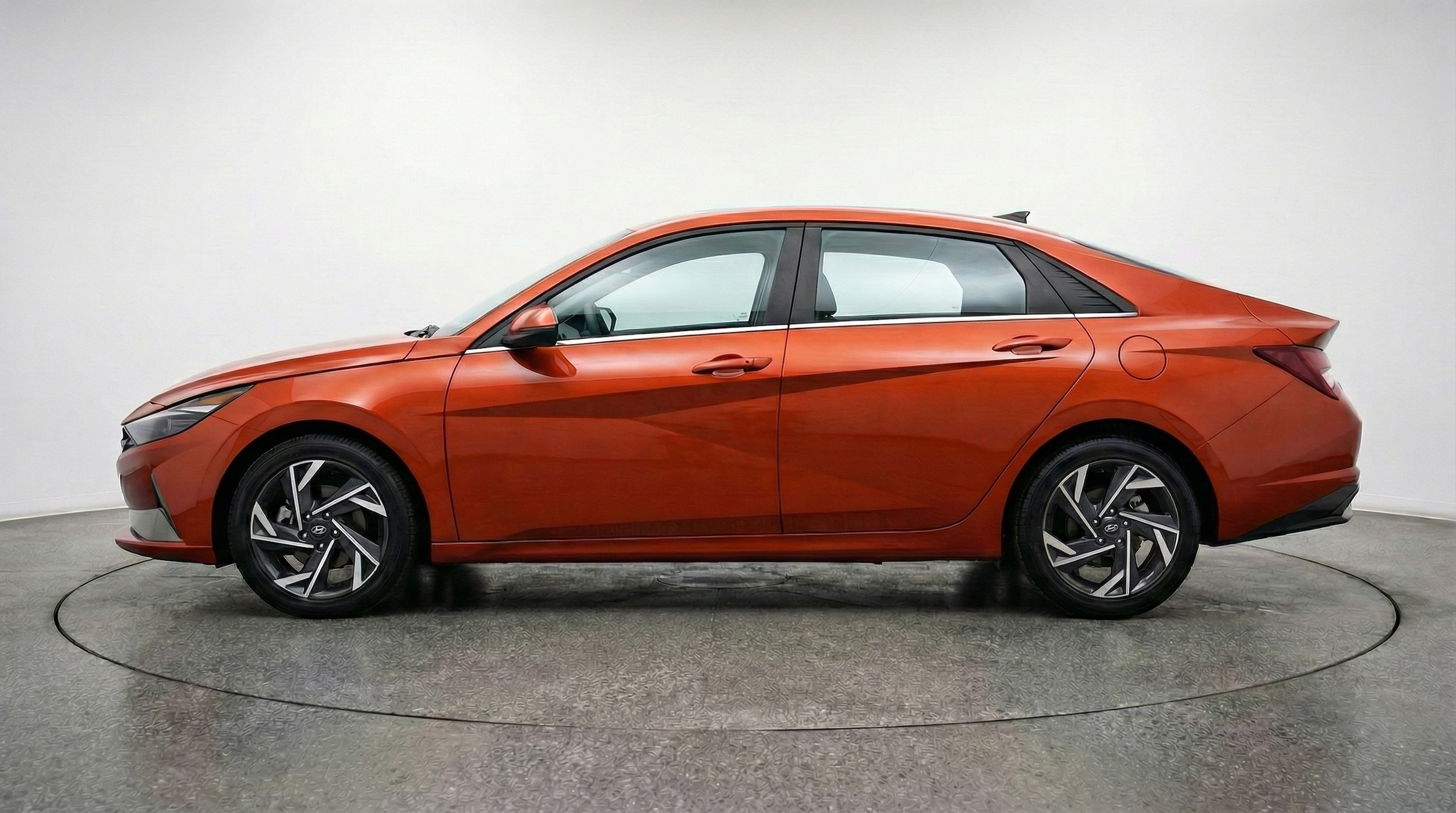 Thumbnail: 2025 Hyundai Elantra - 4