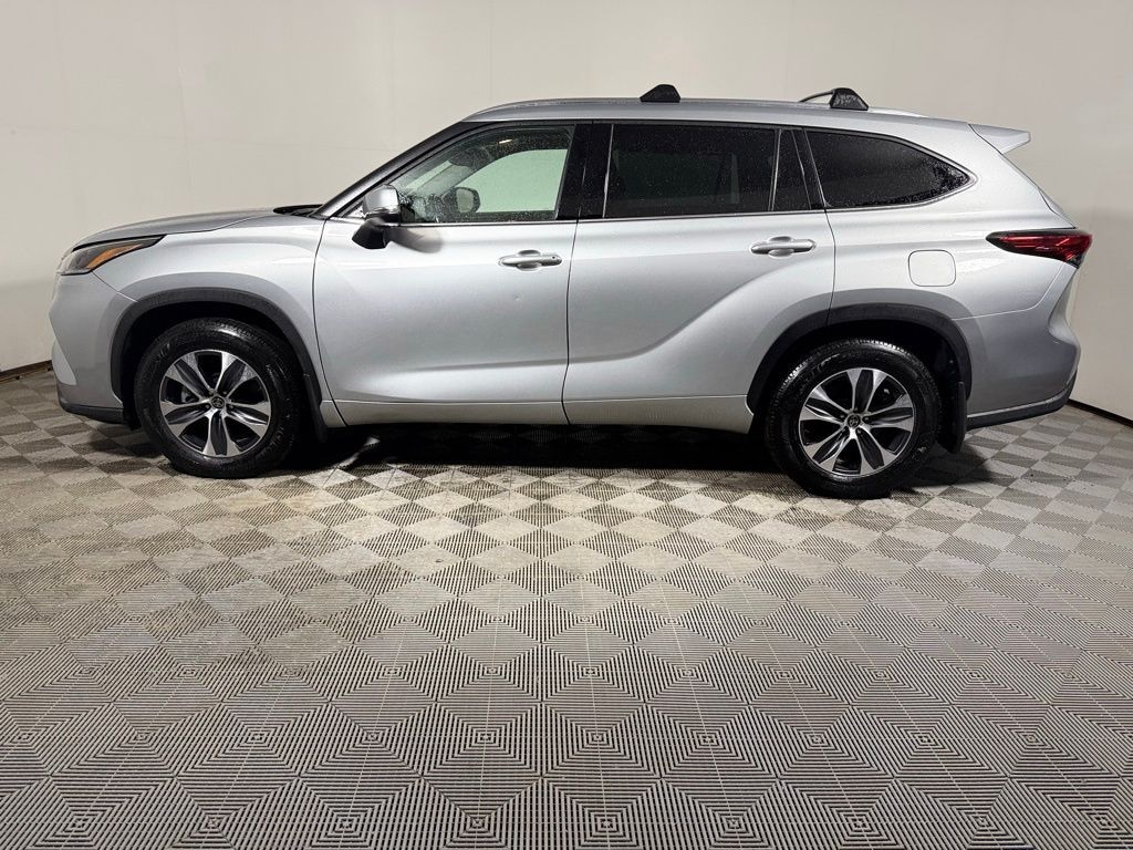 Used 2021 Toyota Highlander XLE SUV