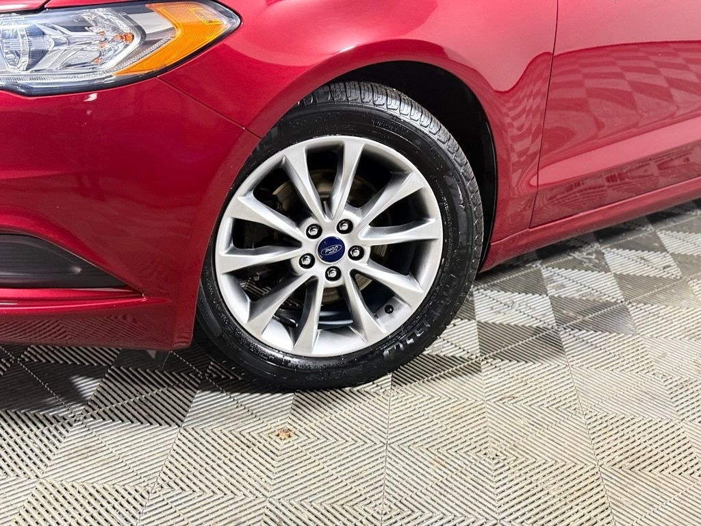 Used 2017 Ford Fusion SE Sedan