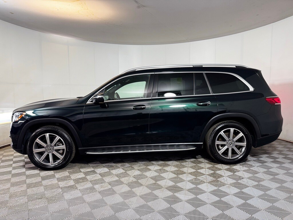 2023 Mercedes Benz GLS 450 4MATIC photo 3
