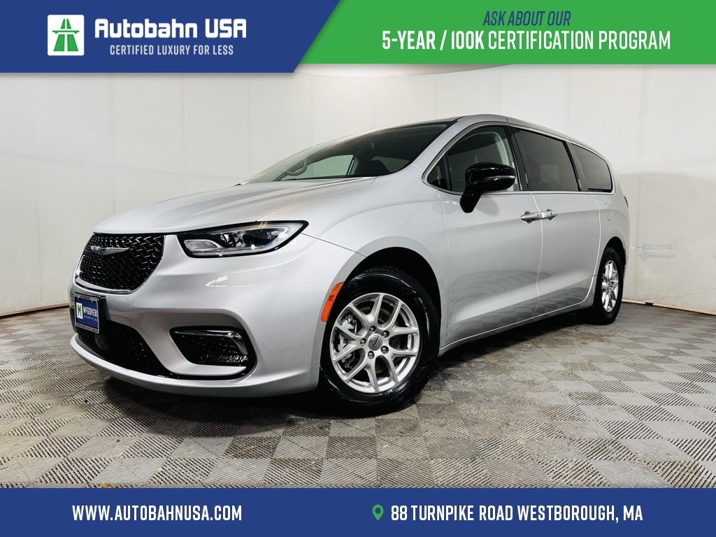 Used 2024 Chrysler Pacifica Touring L Minivan/Van