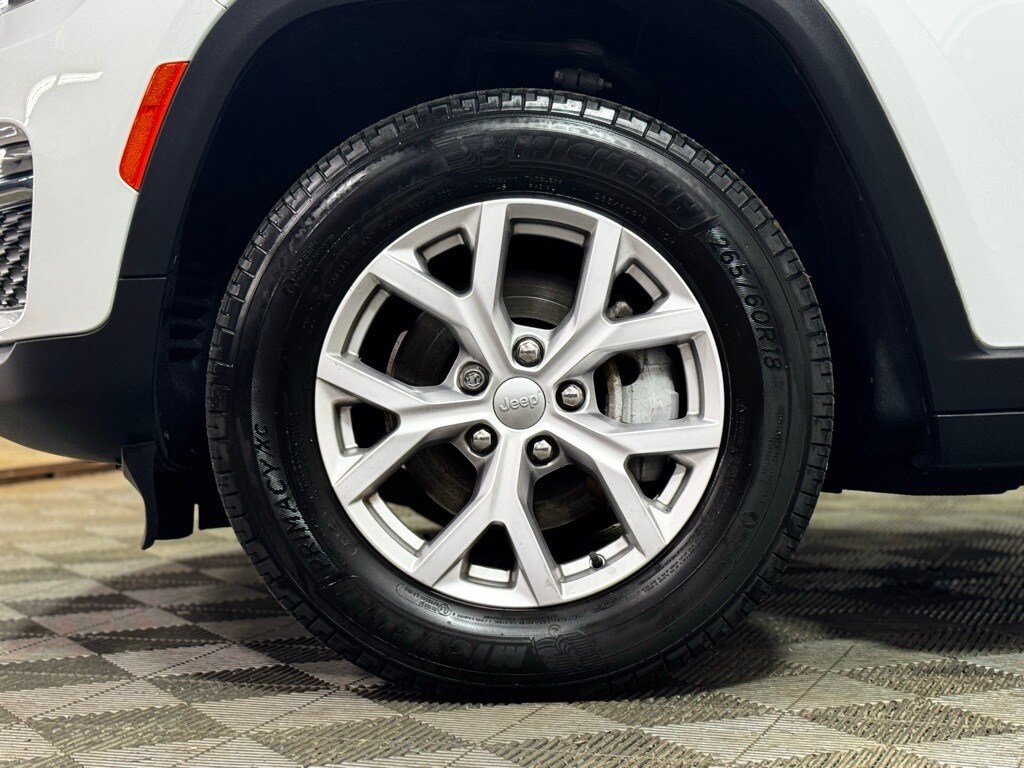 2022 Jeep Grand Cherokee Limited photo 2