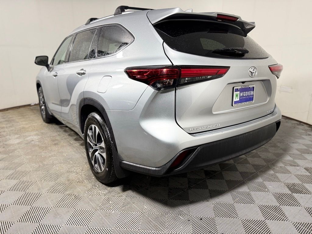 Used 2021 Toyota Highlander XLE SUV