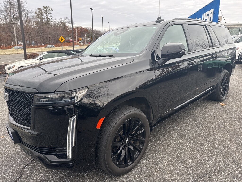 2023 Cadillac Escalade ESV Sport Platinum photo 2