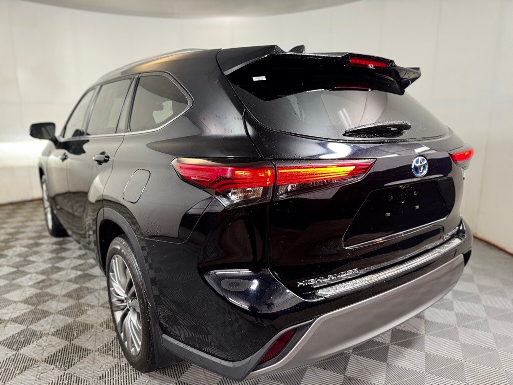 2023 Toyota Highlander Hybrid Platinum photo 4
