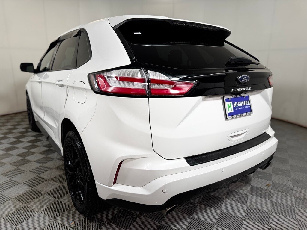 2021 Ford Edge ST photo 3