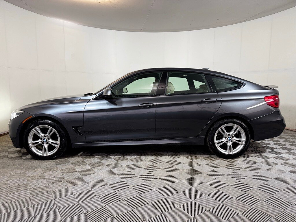 2017 Bmw 330i xDrive GT photo 2