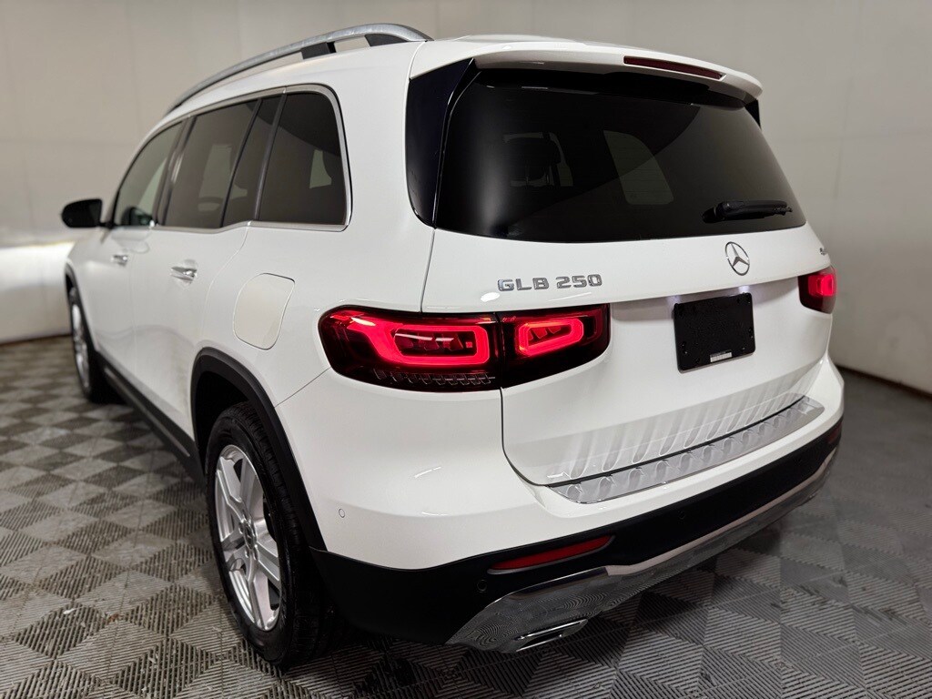 2021 Mercedes Benz GLB 250 photo 3