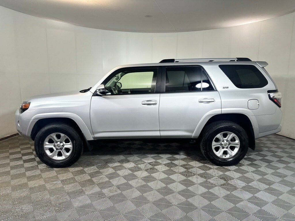 2020 Toyota 4Runner SR5 Premium photo 3