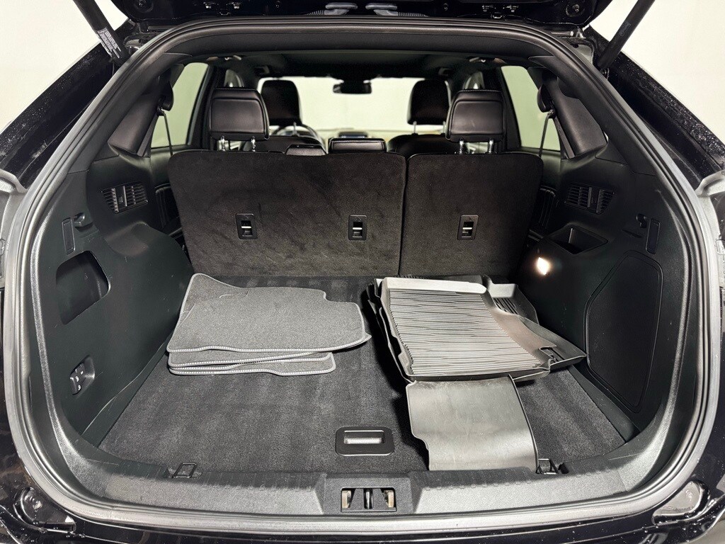 2022 Ford Edge ST photo 3