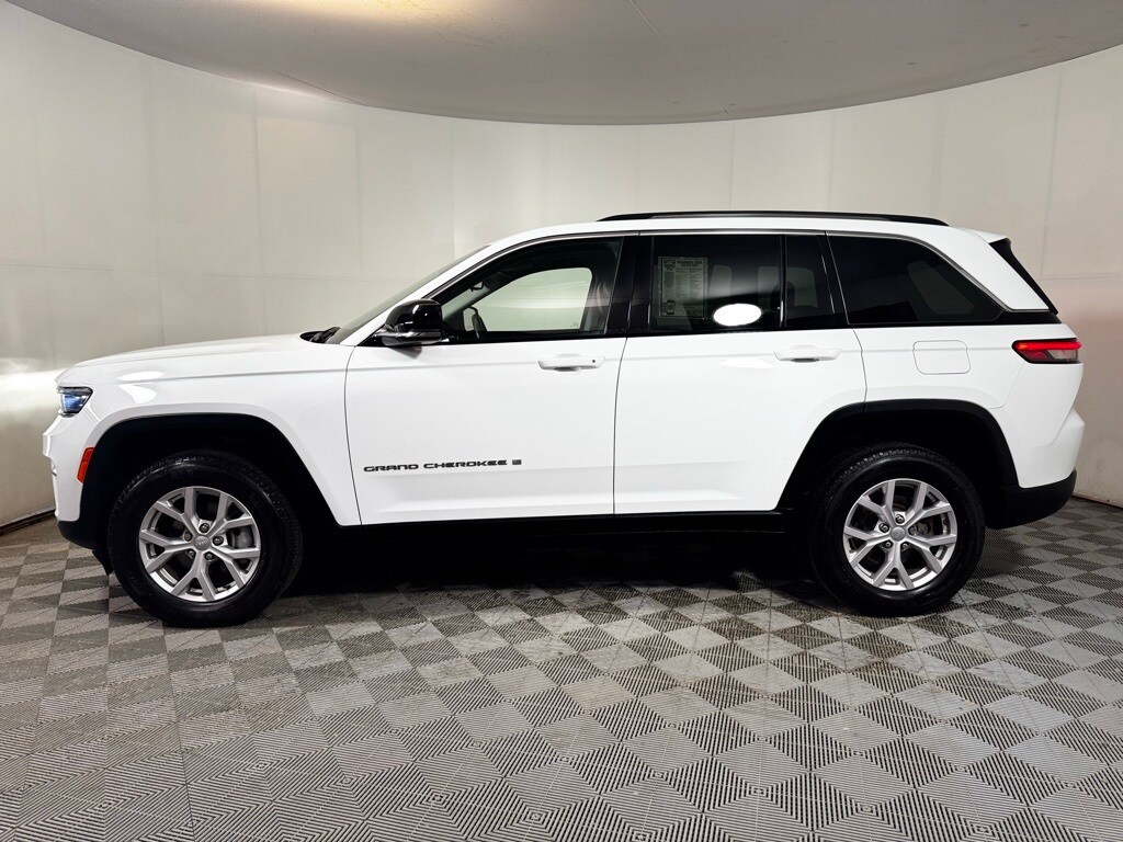 2022 Jeep Grand Cherokee Limited photo 3