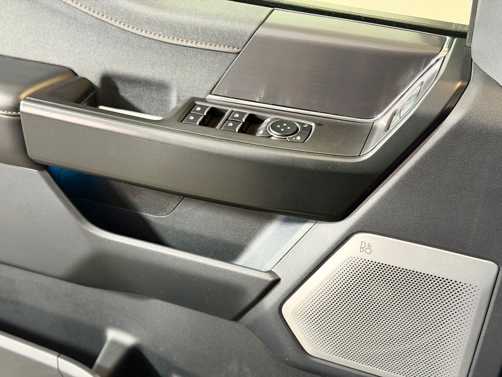2023 Ford F-150 Raptor - Photo 22