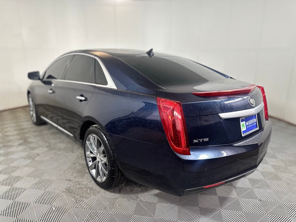2013 Cadillac XTS Premium Luxury photo 3