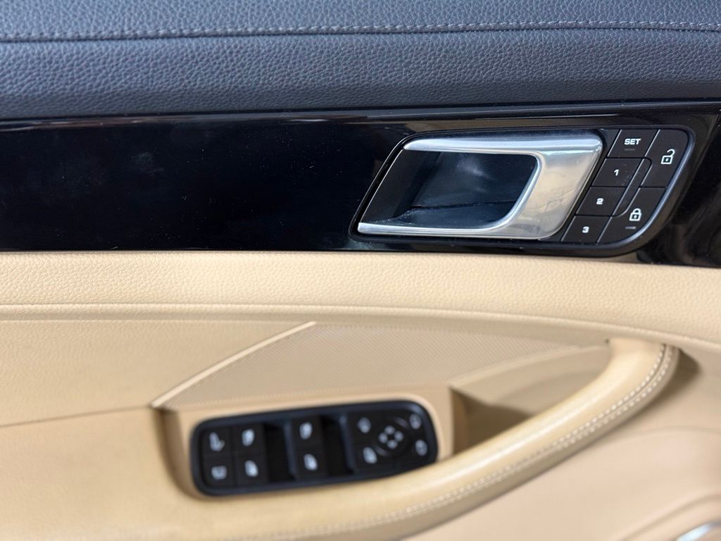 2022 Porsche Panamera 4 E-Hybrid - Photo 23