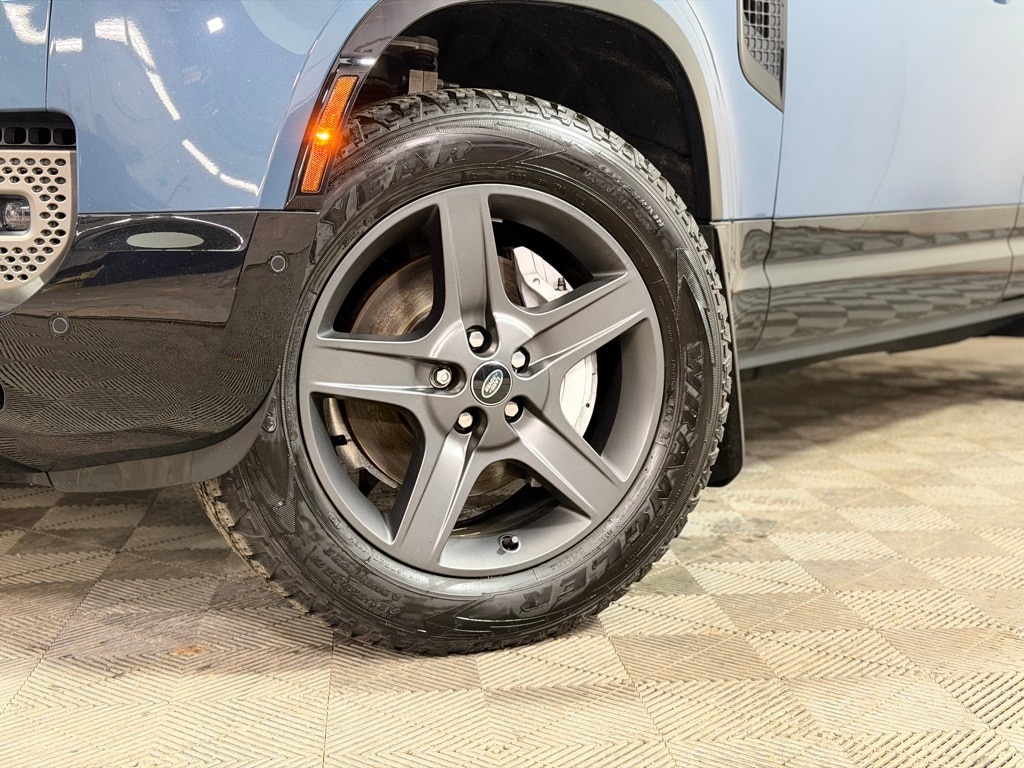 Used 2024 Land Rover Defender 110 X-Dynamic SE SUV