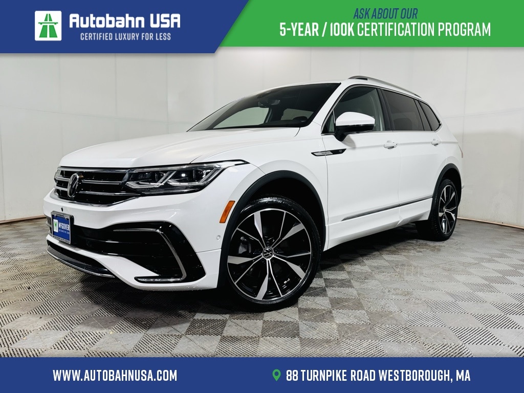 2023 Volkswagen Tiguan SEL R-LINE's photo