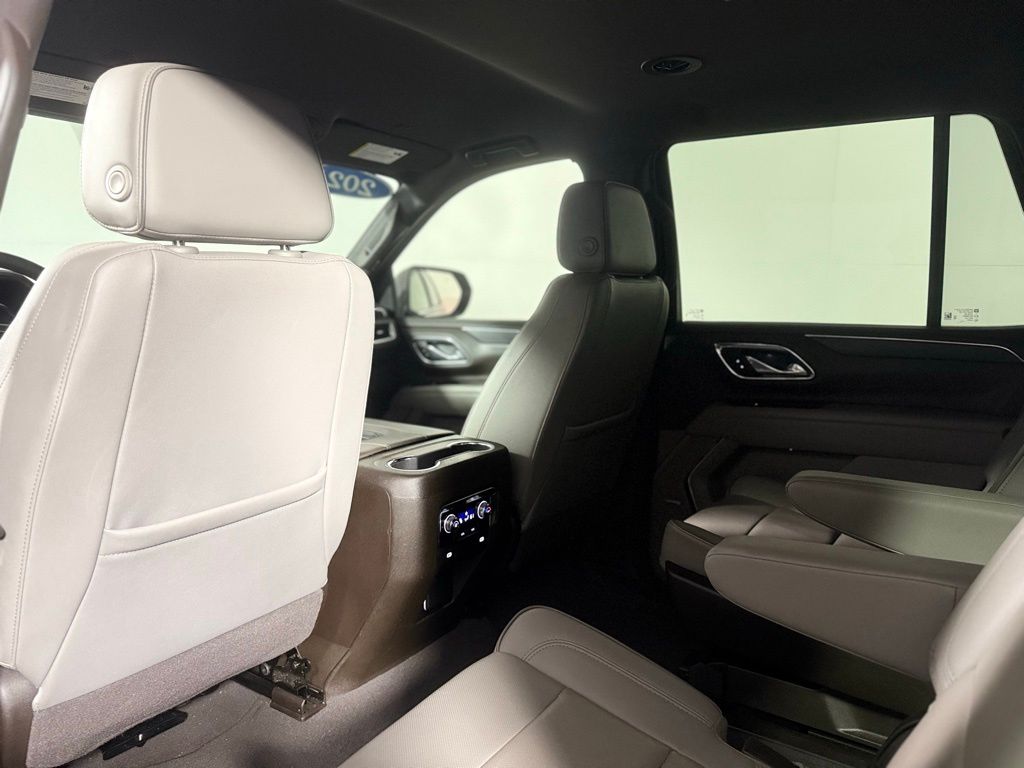 2023 GMC Yukon SLT - Photo 24