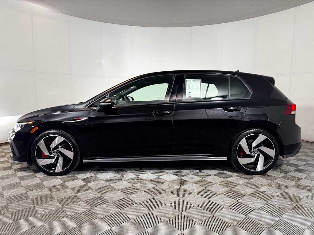 2024 Volkswagen Golf GTI S photo 2