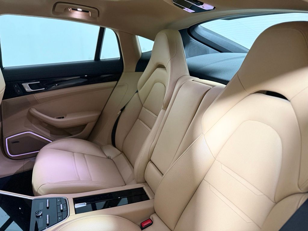 2022 Porsche Panamera 4 E-Hybrid - Photo 25