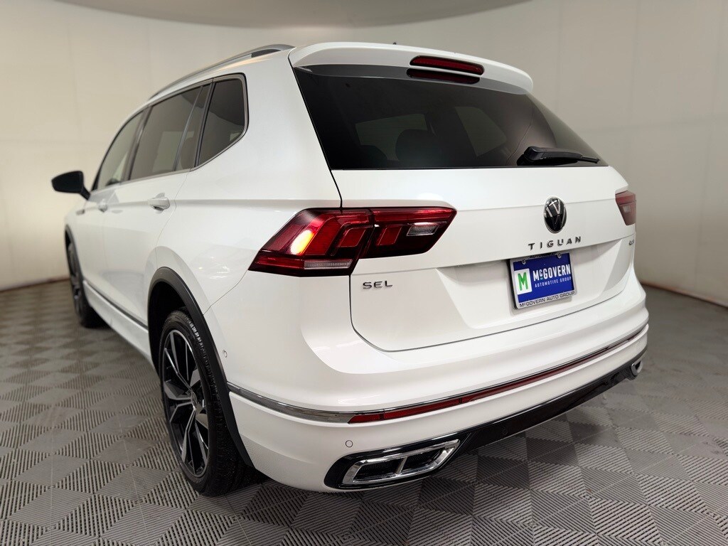 2023 Volkswagen Tiguan SEL R-Line Black photo 3