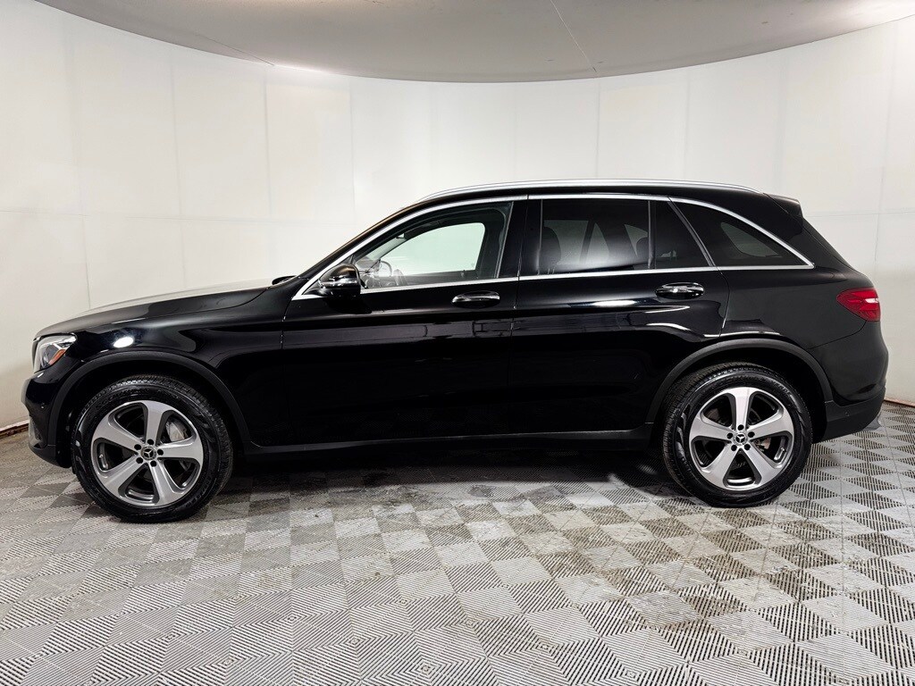 2019 Mercedes Benz GLC 300 4MATIC photo 2