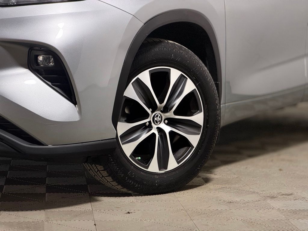 Used 2021 Toyota Highlander XLE SUV