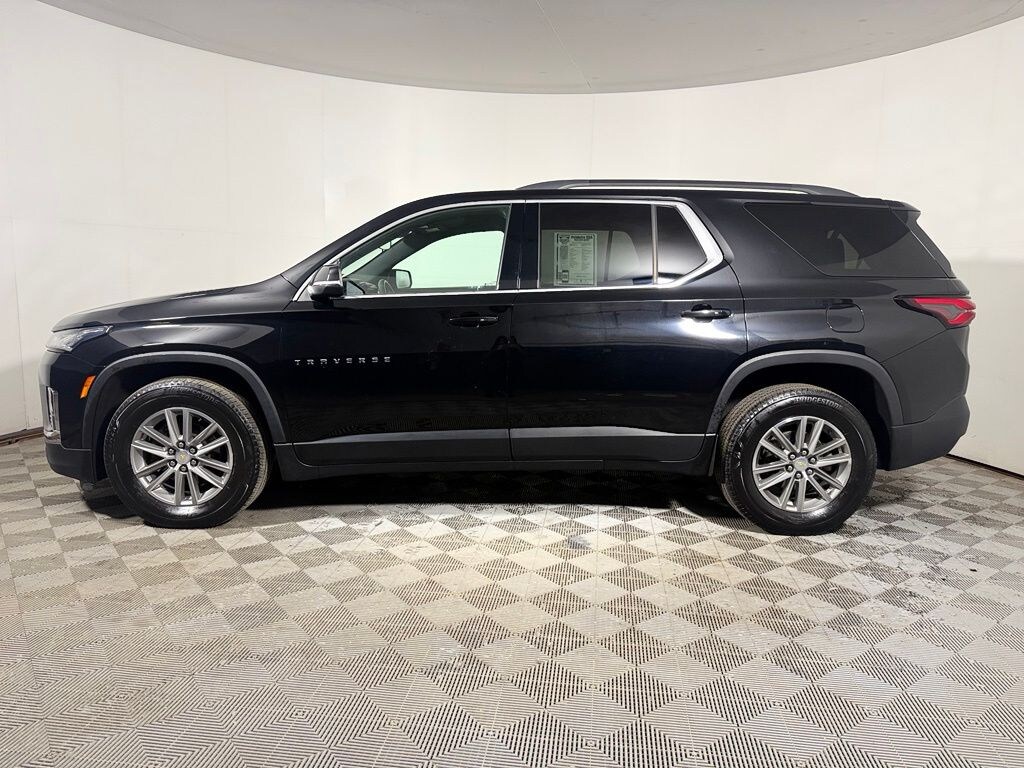 Used 2023 Chevrolet Traverse LT SUV