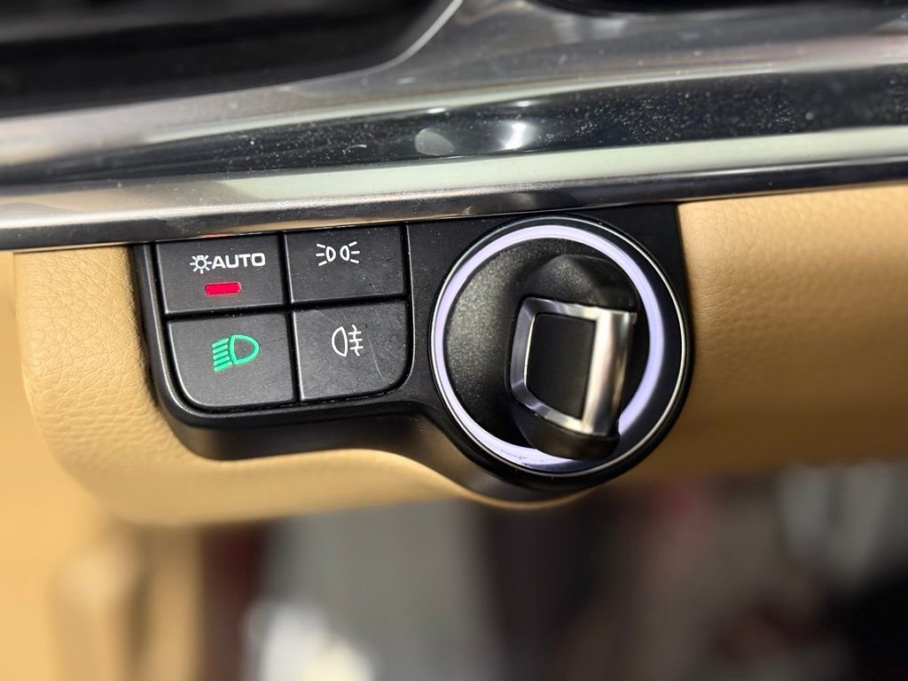 2022 Porsche Panamera 4 E-Hybrid - Photo 18