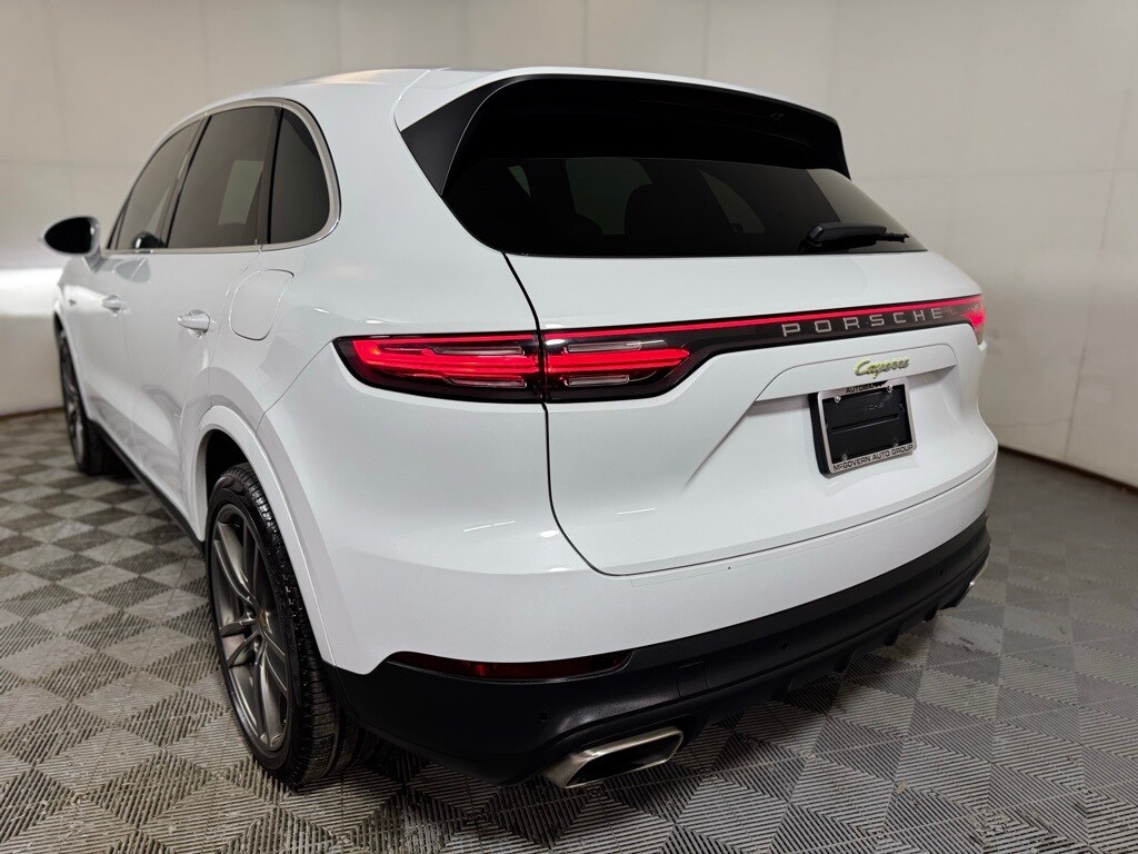 2022 Porsche Cayenne E-Hybrid Base photo 4