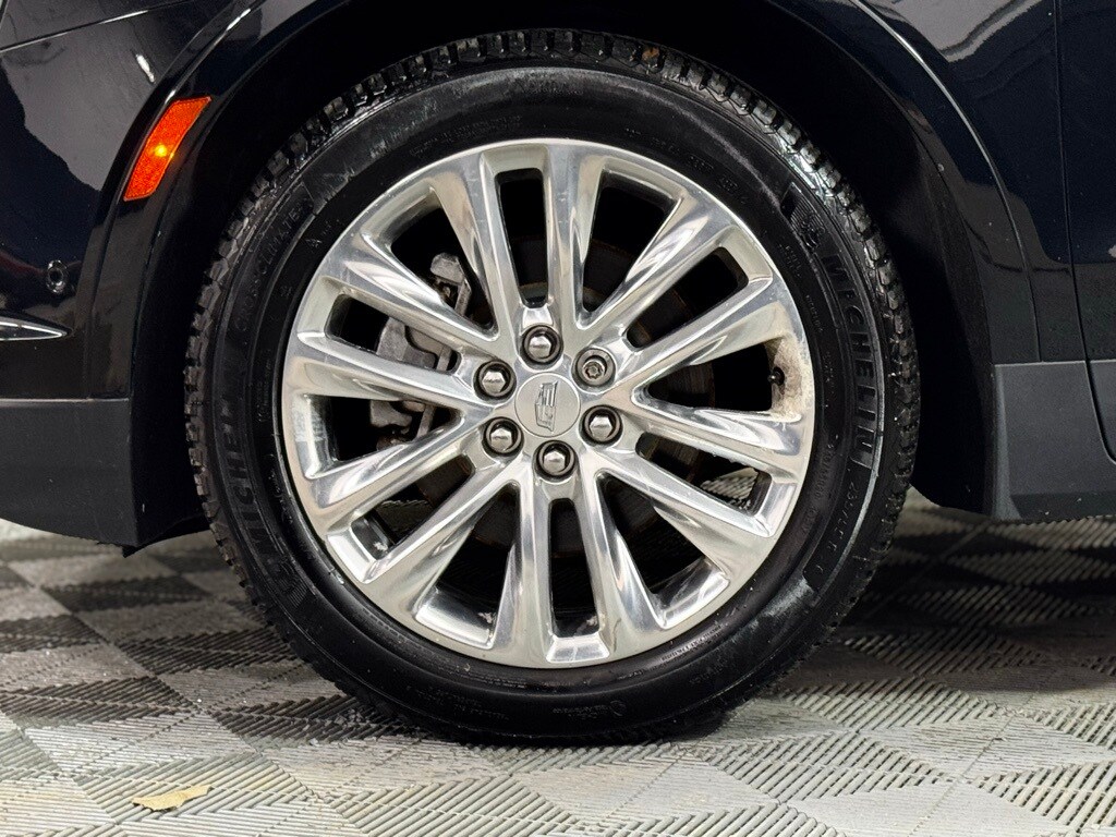 2017 Cadillac XT5 Platinum photo 2