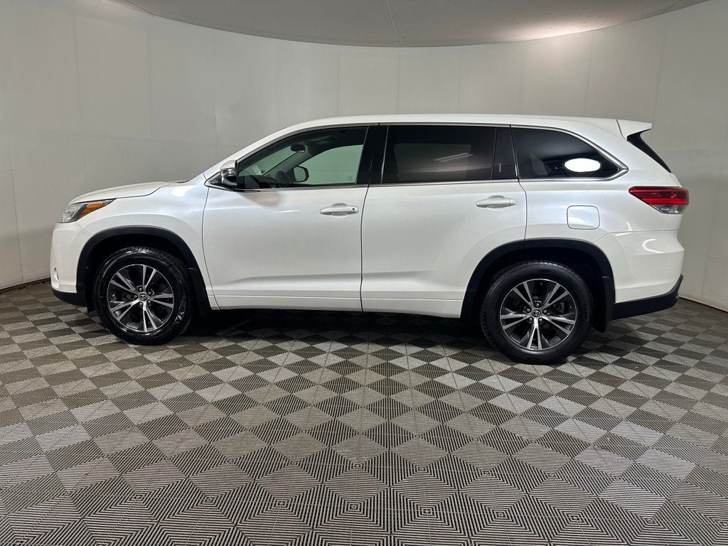 Used 2017 Toyota Highlander LE with VIN 5TDBZRFH7HS411663 for sale in Shrewsbury, MA