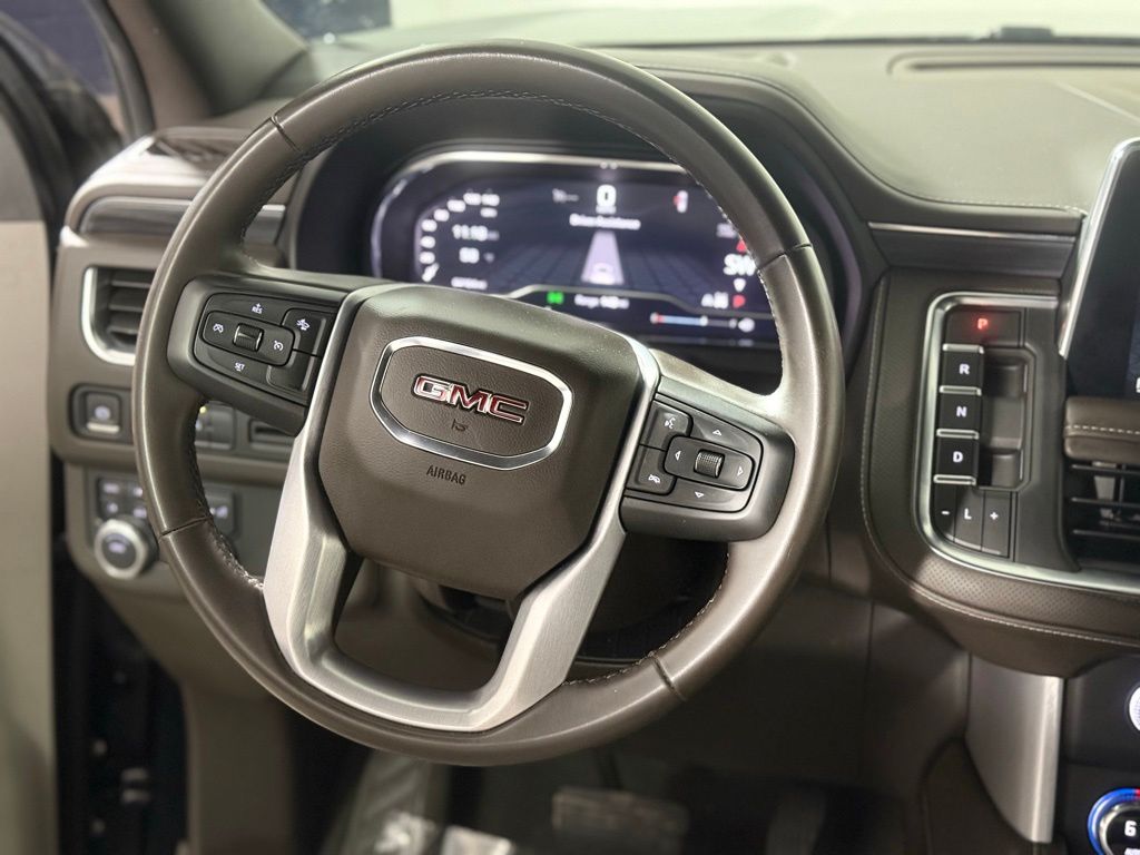 2023 GMC Yukon SLT - Photo 12