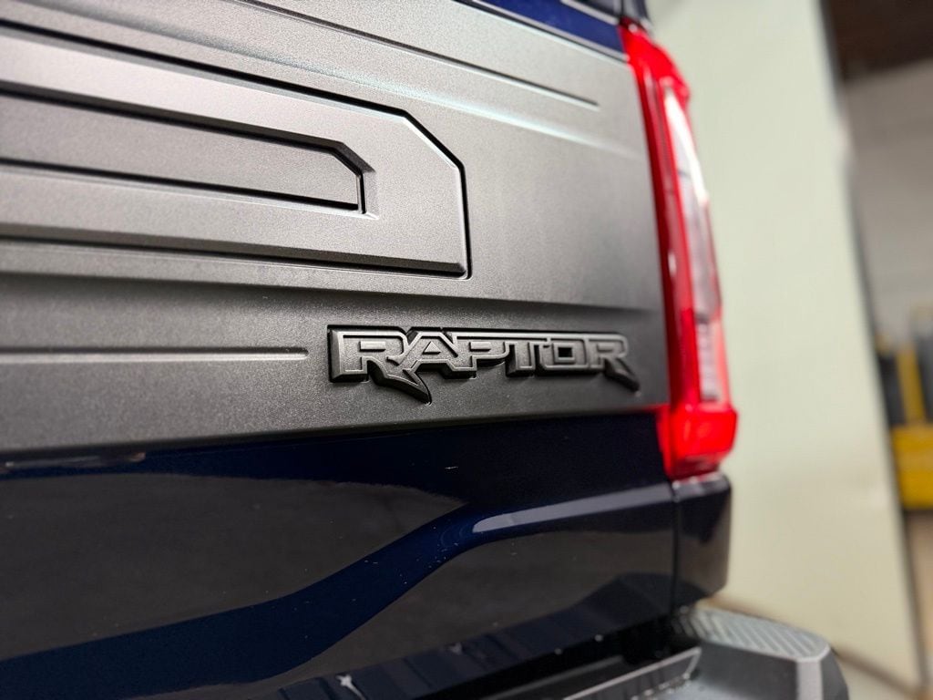 2023 Ford F-150 Raptor - Photo 6