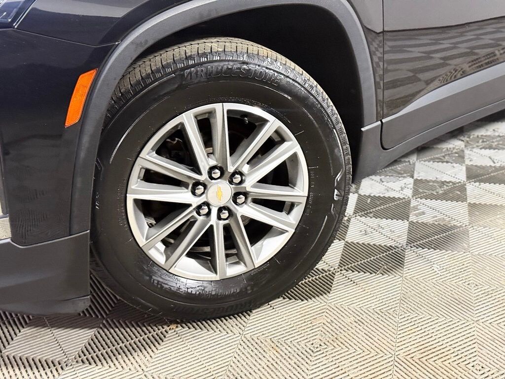 Used 2023 Chevrolet Traverse LT SUV
