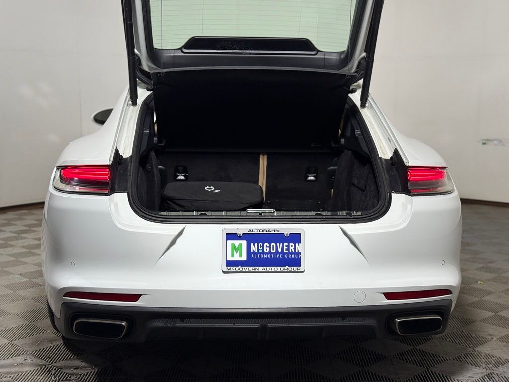 2022 Porsche Panamera 4 E-Hybrid - Photo 6