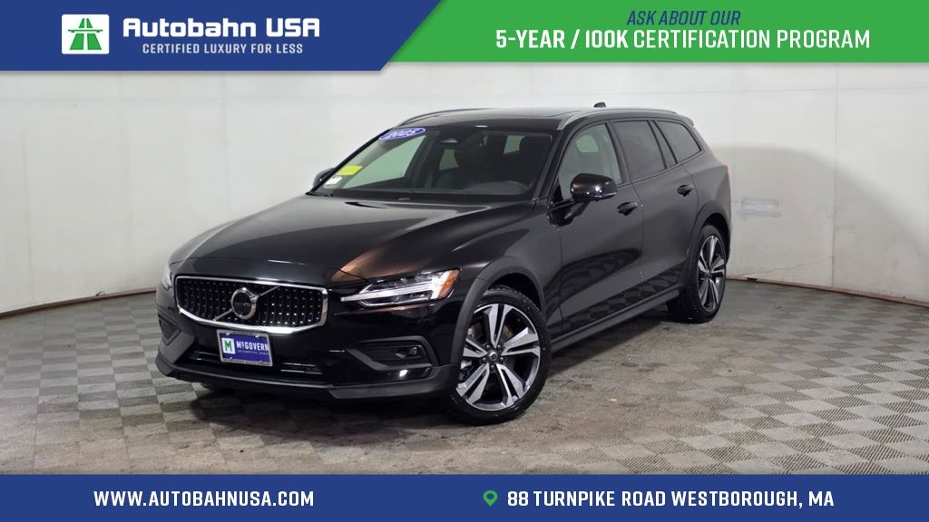 2025 Volvo V60 Cross Country B5 Plus AWD's photo