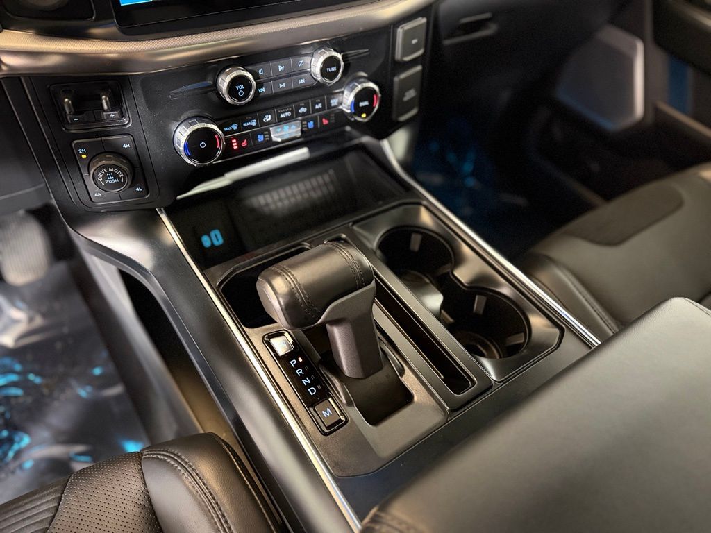 2023 Ford F-150 Raptor - Photo 17