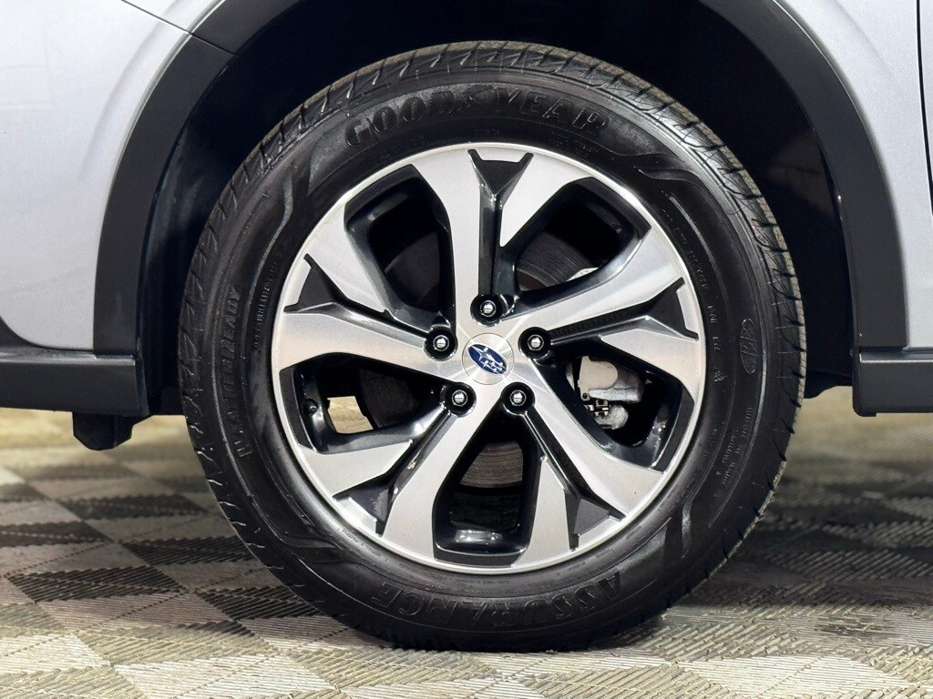 2020 Subaru Outback Limited photo 3