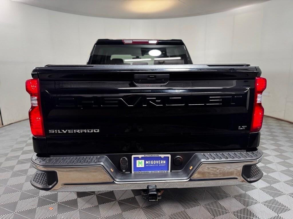 2021 Chevrolet Silverado 1500 LT photo 3