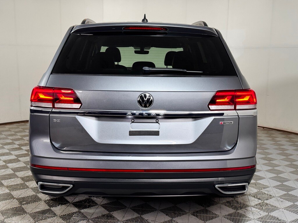 2022 Volkswagen Atlas SE photo 2